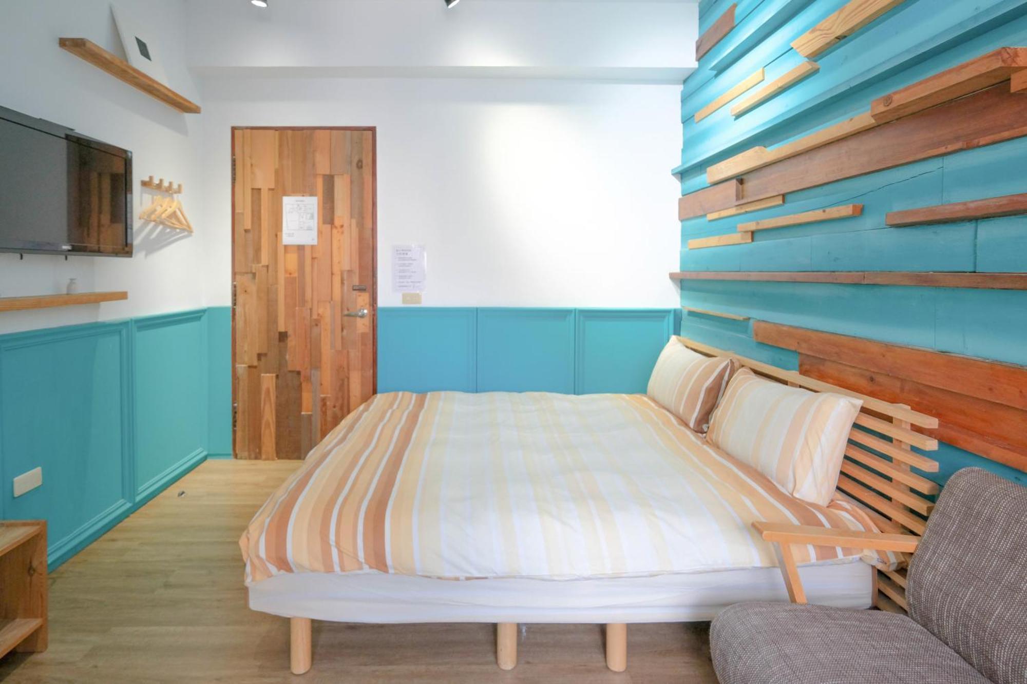 Re+Wood Guesthouse Tainan Eksteriør billede